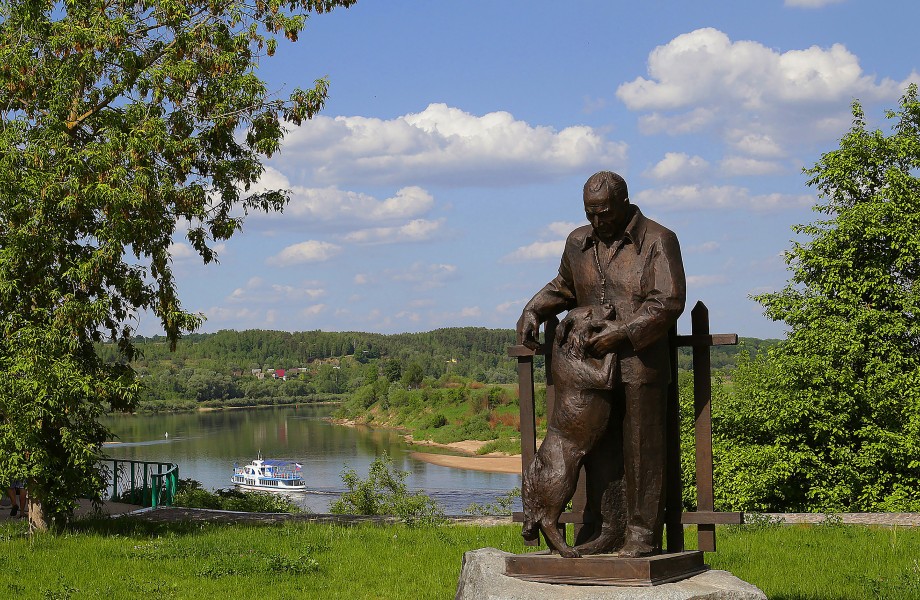 3-pamyatnik-k-g-paustovsk_1587731389.jpg